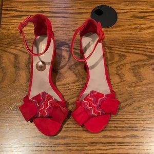 GORGEOUS DVF red sandals with cute heel